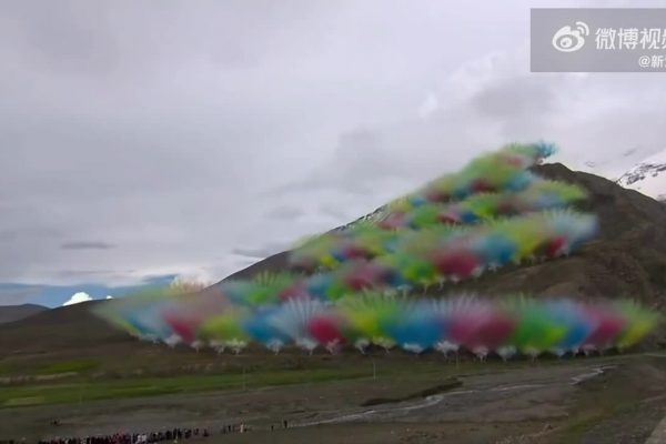 Bậc thầy pháo hoa xin lỗi vì màn trình diễn ‘rồng bay’ Himalaya