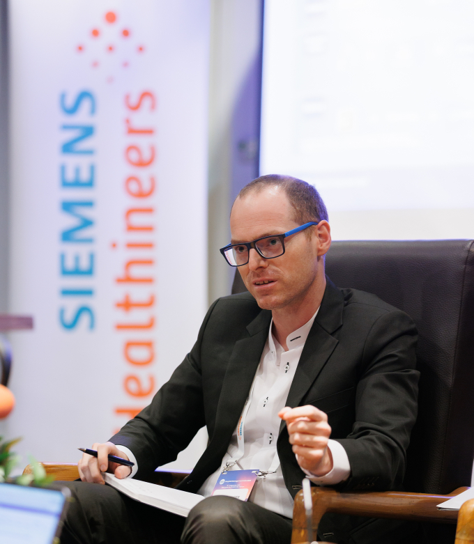 Ông Fabian Martin Singer - Giám đốc điều hành Siemens Healthineers Việt Nam nhấn mạnh hợp tác công – tư là hướng đi tất yếu để nâng cao chất lượng chăm sóc sức cho bệnh nhân ung thư. Ảnh: Siemens Healthineers