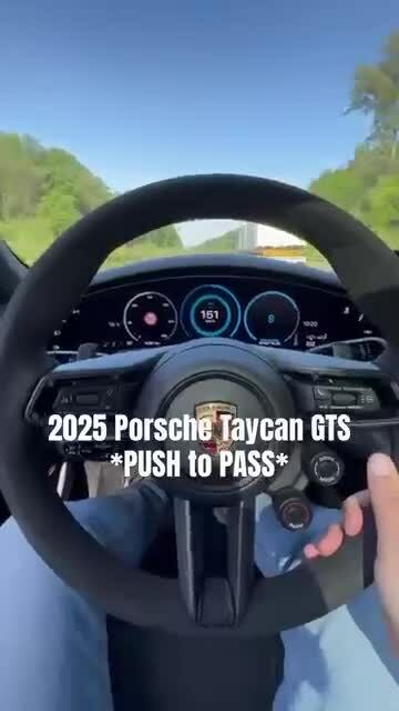 Tăng tốc vượt xe của Porsche Taycan GTS