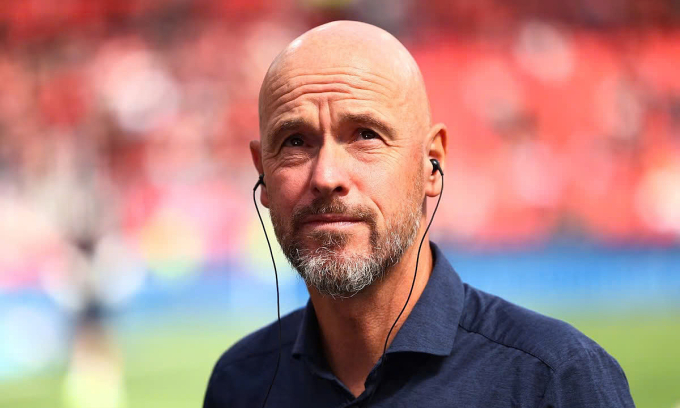 HLV Erik ten Hag trong trận Leverkusen gặp Hoffenheim trên sân Bay Arena, thành phố Leverkusen, Đức, vòng một Bundesliga ngày 23/8/2025. Ảnh: Reuters