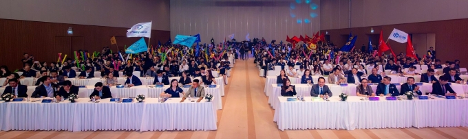 Hơn 1.000 chuyên viên kinh doanh góp mặt tại sự kiện ra quân dự án. Ảnh: Ava Center