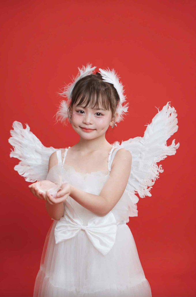 Hà Thủy Tiên đang học tại trường Tiểu học Đền Lừ, Hà Nội. Ảnh: Gia đình cung cấp