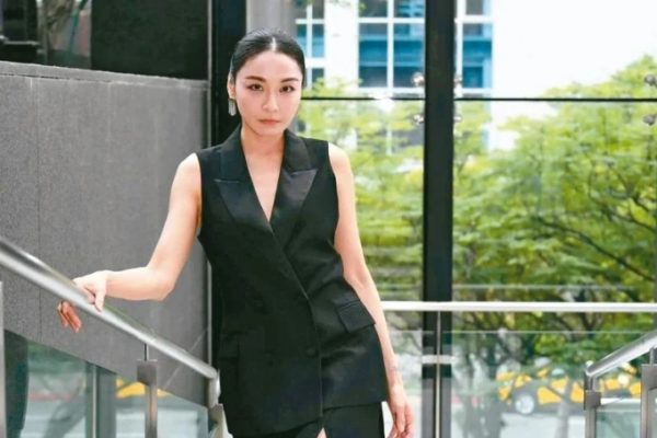 Minh tinh phim ‘Phong Vân’ tố cáo bị cưỡng hiếp, quay lén