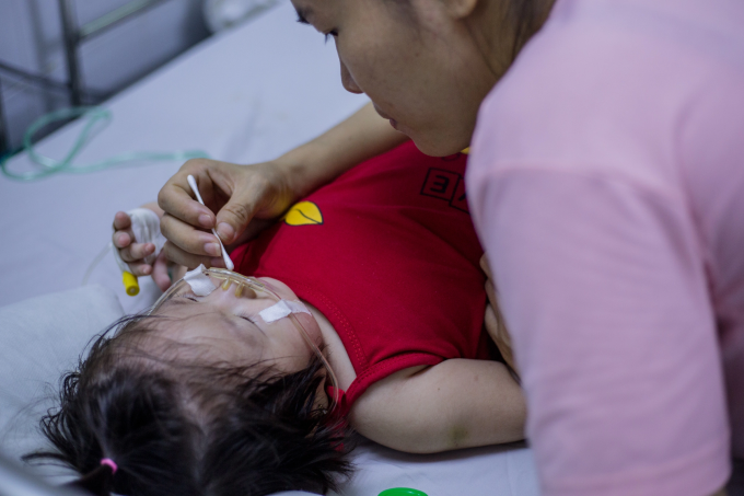 Bệnh nhi điều trị tại Bệnh viện Nhi đồng 1. Ảnh: Thành Nguyễn