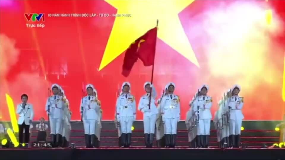 Trọng Tấn hát