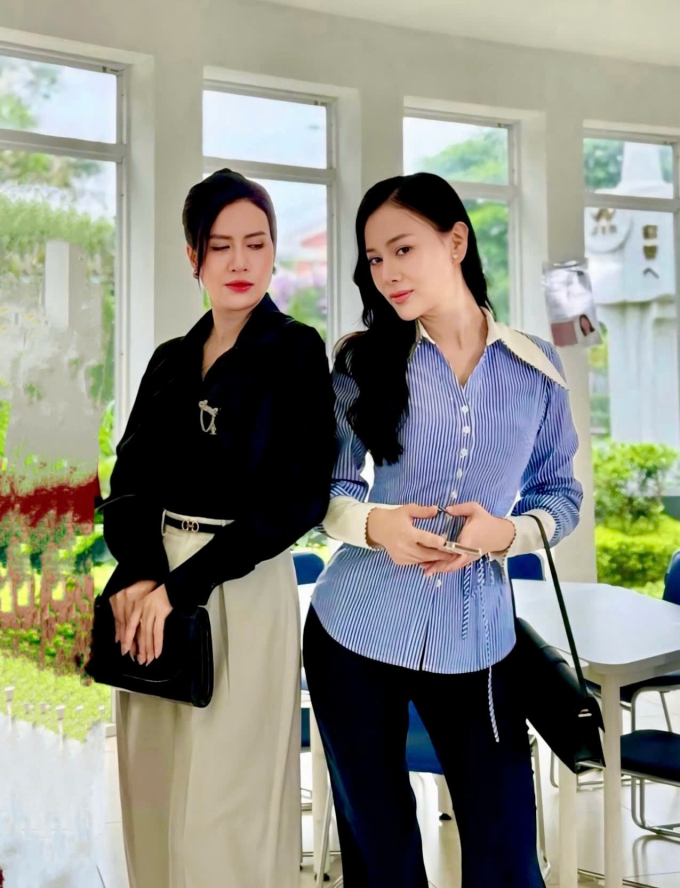 Trúc Mai và Phương Oanh ở hậu trường. Ảnh: Nhân vật cung cấp
