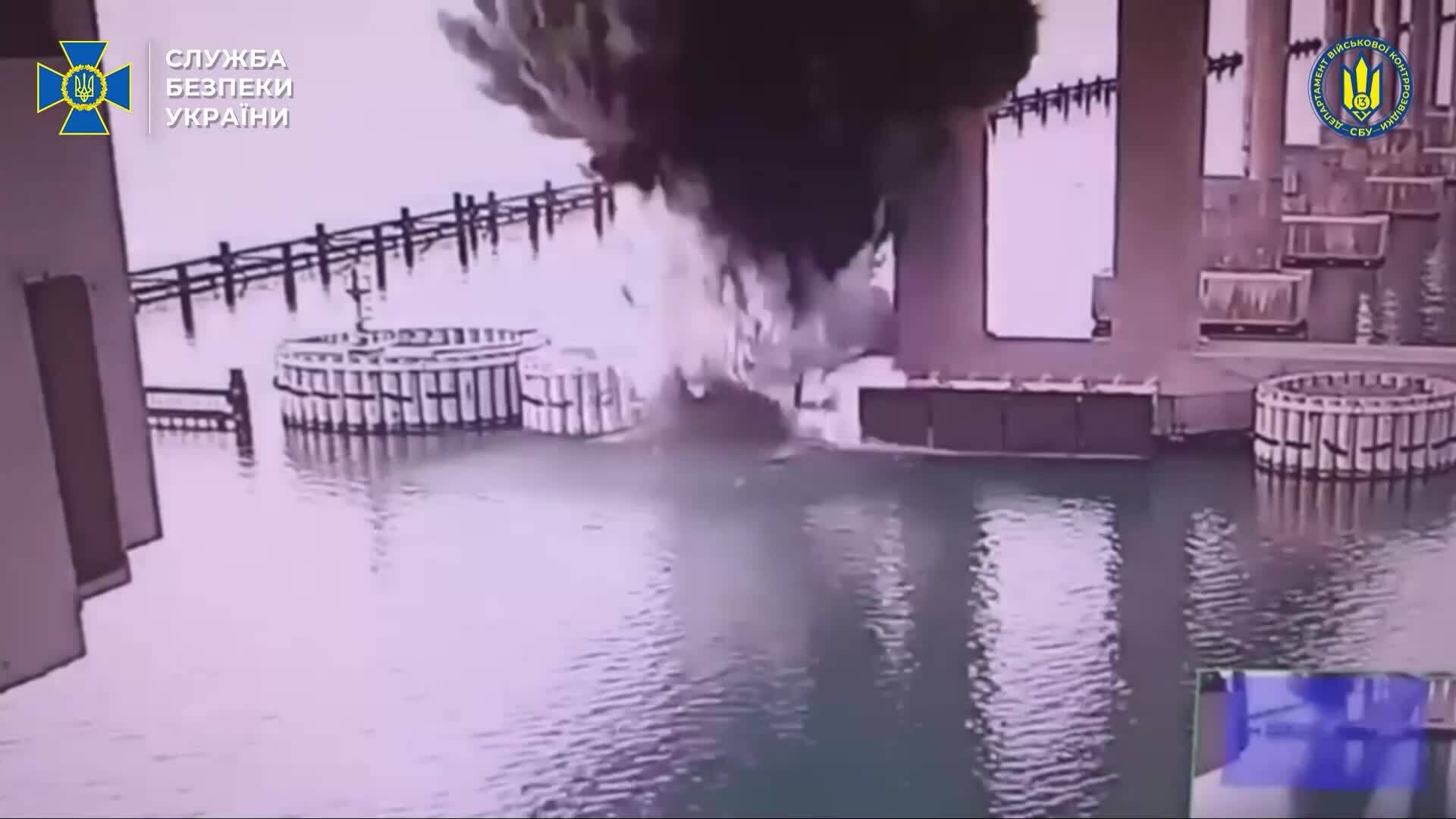 Ukraine tuyên bố tập kích cầu Crimea