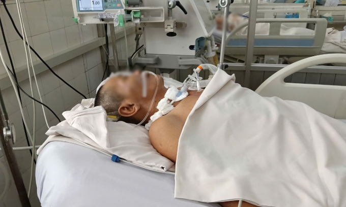 Một bệnh nhân mắc bệnh uốn ván điều trị tại Bệnh viện Bệnh nhiệt đới TP HCM. Ảnh: Khánh Hòa