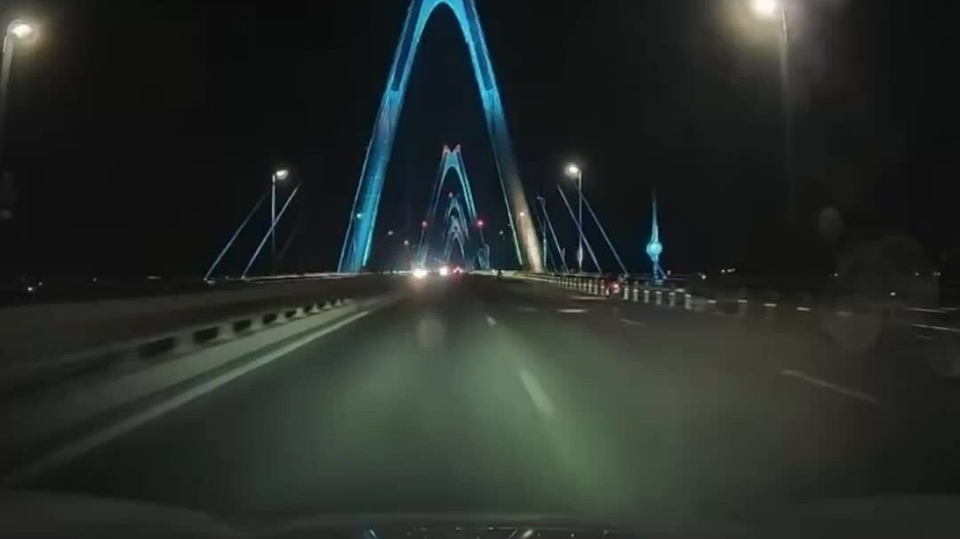 Video tai nạn cầu Nhật Tân