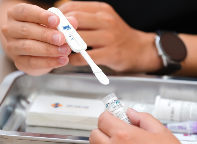 Xét nghiệm HIV. Ảnh: Tống Nam