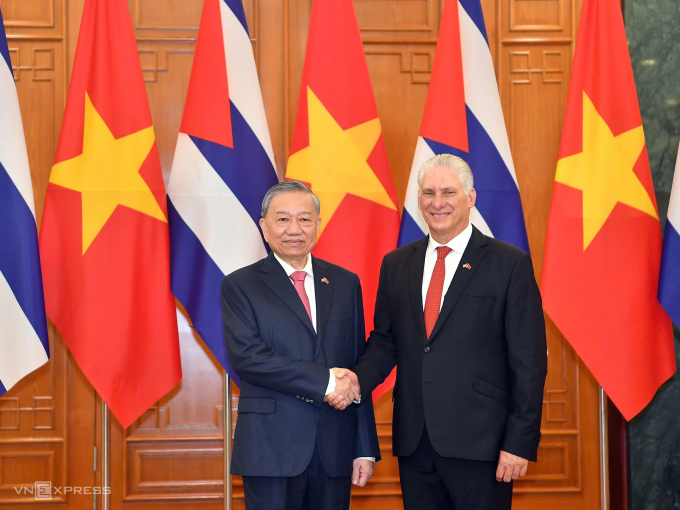 Tổng Bí thư Tô Lâm và Bí thư thứ nhất, Chủ tịch Cuba Miguel Diaz-Canel Bermudez trong cuộc gặp ngày 1/9. Ảnh: Giang Huy