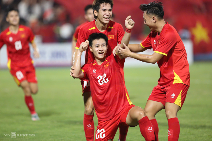 Nguyễn Thanh Nhàn (số 22) ghi bàn thắng duy nhất giúp Việt Nam hạ Yemen 1-0 tại lượt cuối bảng C vòng loại U23 châu Á 2026, trên sân Việt Trì, Phú Thọ, ngày 9/9/2025. Ảnh: Thủ Khúc