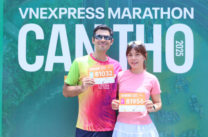 Đặt mục tiêu 1 giờ 50 phút cho cự ly 21km, Anthony cho biết điều quan trọng hơn cả là được tận hưởng hành trình miền Tây cùng bạn gái. Ảnh: Hải Long