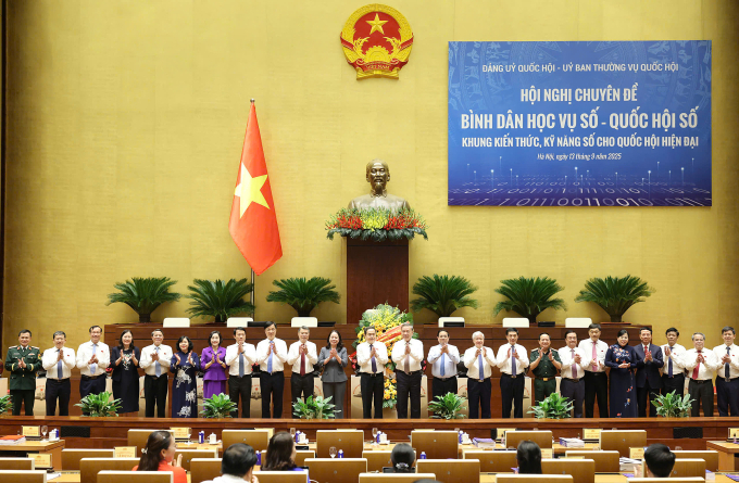 Lãnh đạo Đảng, Nhà nước và các bộ ngành tham dự hội nghị. Ảnh: Hoàng Phong
