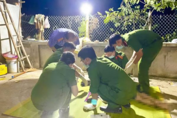 Tìm thấy thi thể bé gái trong bao tải sau 5 tiếng tìm kiếm