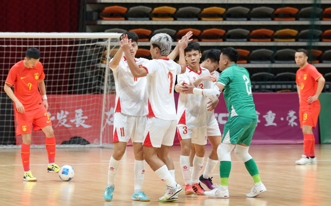 Cầu thủ Việt Nam mừng chiến thắng 5-0 trước Trung Quốc ở lượt thứ hai bảng E vòng loại futsal châu Á 2026, chiều 22/9 tại Hàng Châu, Trung Quốc. Ảnh: AFC