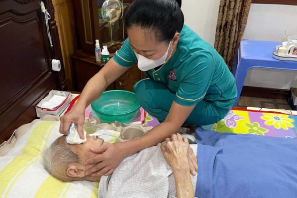 Dưỡng Lão Tại Nhà: Xu Hướng Chăm Sóc Người Cao Tuổi Hiện Đại