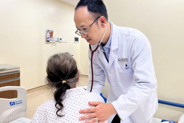 Đột quỵ, xơ vữa động mạch sau 5 năm uống ‘thuốc’ chứa corticoid