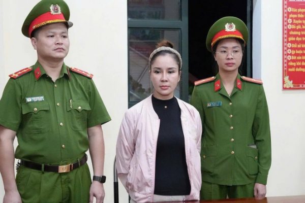 Hiệu Trưởng Lập Khống Chứng Từ Dạy Thêm: Bị Bắt!