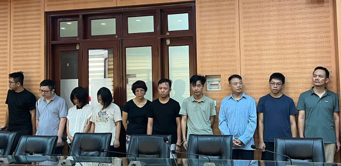 Các bị can trong vụ án. Ảnh: Linh Đan