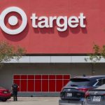 Thắng kiện 11 triệu USD nhờ vấp ngã tại bãi đậu xe