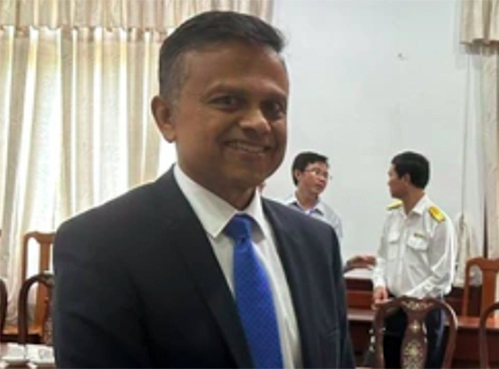 Ông Ranjit Prithviraj Thambyrajah khi đến làm việc với Công ty Dầu khí Nam Sông Hậu, đầu năm 2024.Ảnh: Hưng Lợi