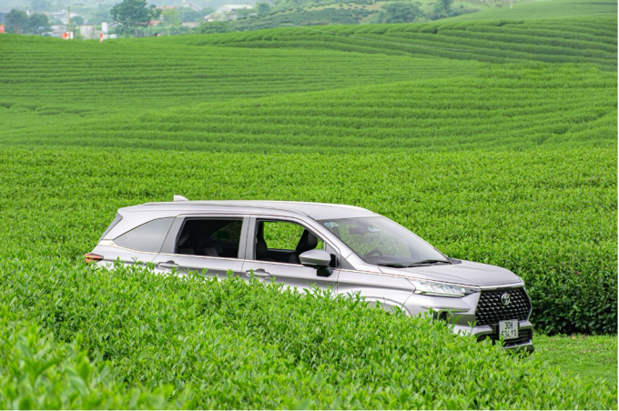 Khách hàng bán xe cũ, mua xe mới Veloz Cross tại Toyota Sure được miễn lãi suất trong 6 tháng đầu. Ảnh: TMV