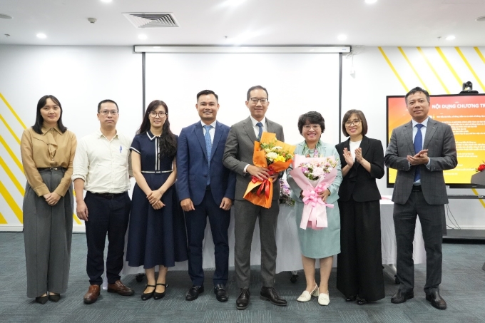 Thành viên mới của Hội đồng quản trị, Ban Kiểm soát SBSI nhiệm kỳ 2024 - 2029 ra mắt Đại hội. Ảnh: SBSI