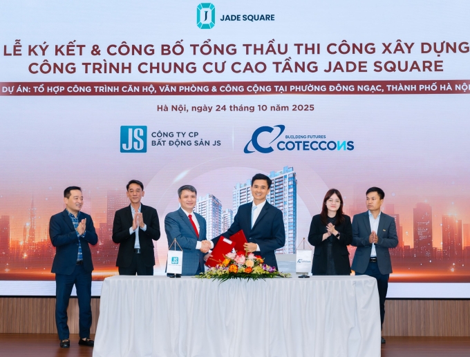 Đại diện chủ đầu tư dự án Jade Square và tổng thầu Coteccons ký kết hợp tác. Ảnh: JS