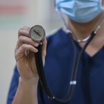 Tai nạn xe tải: Thanh niên nguy kịch sau cú tông mạnh