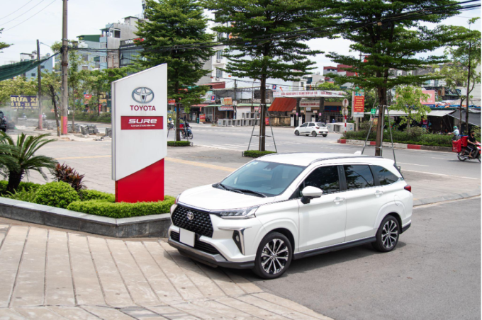 Veloz Cross tại một đại lý Toyota Sure. Ảnh: TMV