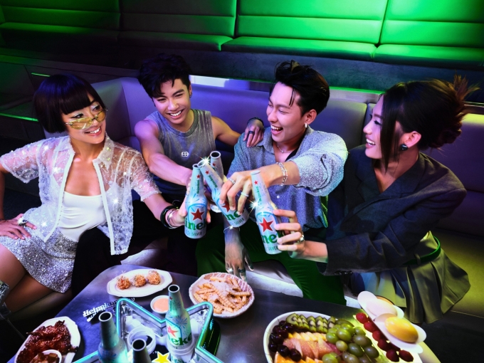 Với nhiều bạn trẻ cũng như Hurrykng, lựa chọn thức uống có thể là một tuyên ngôn ngầm về cá tính. Ảnh: HVN