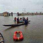 Lật thuyền cứu trợ: Cứu sống 6 người