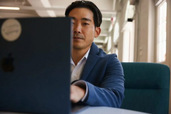 Triệu phú sở hữu 11 bất động sản: Cuộc sống cô đơn?