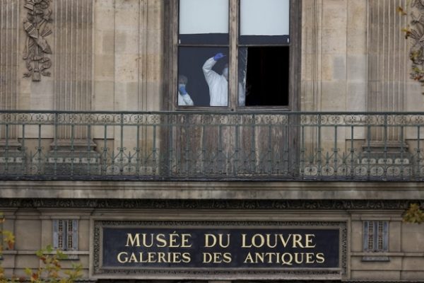 Pháp bắt giữ nghi phạm vụ cướp bảo tàng Louvre: Tin tức mới nhất