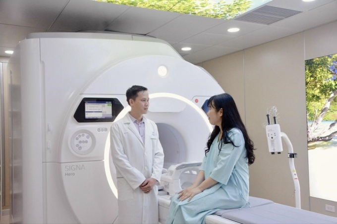 Hệ thống MRI 3.0 Tesla giúp đánh giá tổn thương tim mạch toàn diện tại Hoàn Mỹ Cửu Long. Ảnh: Bệnh viện cung cấp
