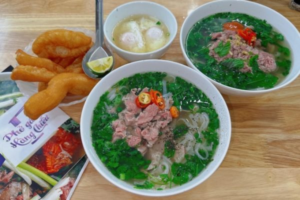 5 Quán Phở Đêm Hà Nội “Tiếp Sức” Runner Tuyệt Vời