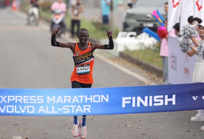 Kenedy - runner đang giữ kỷ lục marathon lập tại Việt Nam. Ảnh: VnExpress Marathon