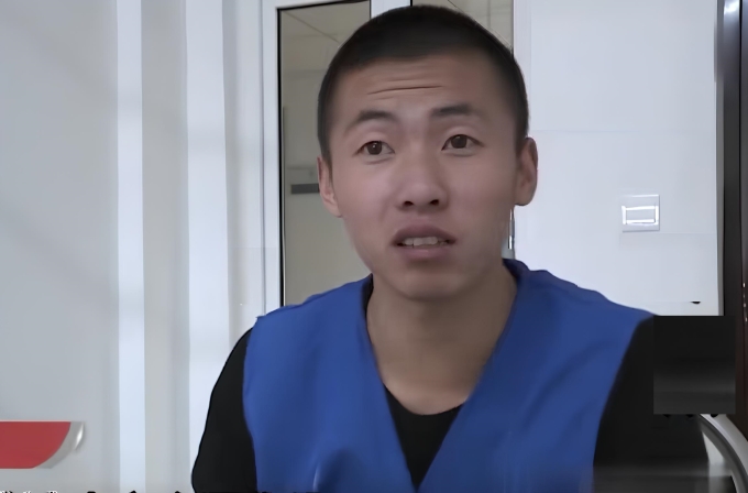 Liu trả lời truyền thông trong một phóng sự tháng 3/2025. Ảnh: douyin