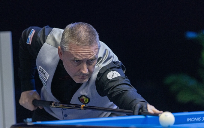 Caudron trong trận đấu với Choi Wan Young (Hàn Quốc) tại giải billiards carom 3 băng vô địch thế giới ngày 16/10. Ảnh: World Cup billiards