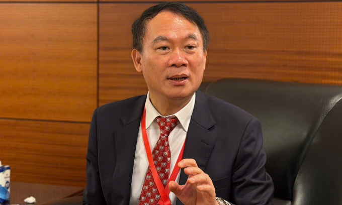 GS.TS Phạm Mạnh Hùng chia sẻ tại hội nghị. Ảnh: Lê Nga