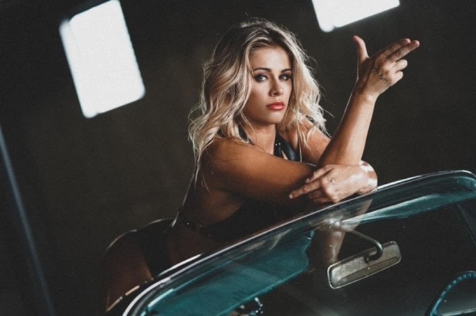 VanZant là một trong những gương mặt được yêu thích nhất trên OnlyFans. Ảnh: Lance