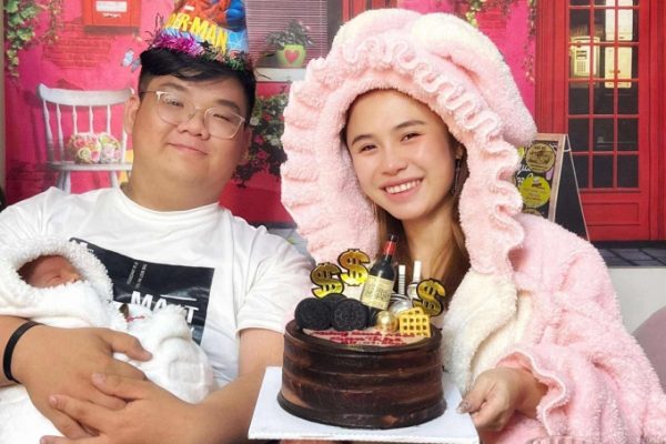 Tình yêu vượt tuổi tác: Chàng trai và người vợ hơn 17 tuổi