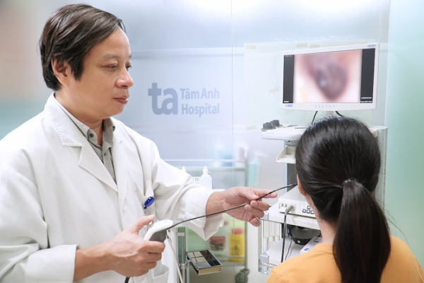 Viêm tai giữa: Nguyên nhân và điều trị thủng màng nhĩ