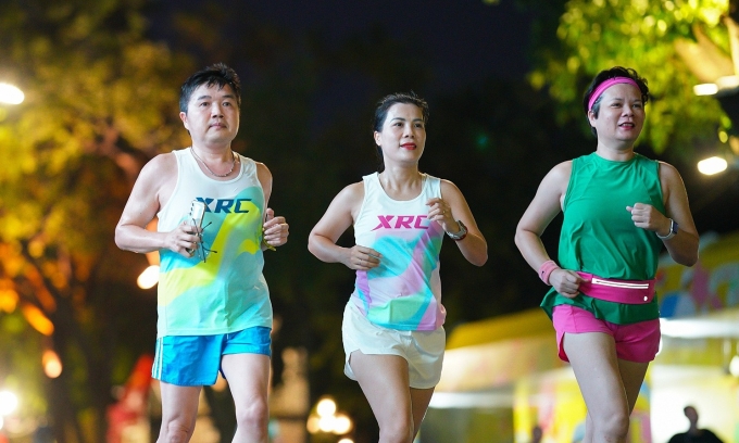 Tập nhẹ, duy trì cảm giác chạy, là điều runner nên làm trong tuần đua marathon. Ảnh: Long Distance Runners