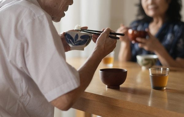 Vợ chồng Nhật hối tiếc vì đã không tiêu tiền sớm hơn