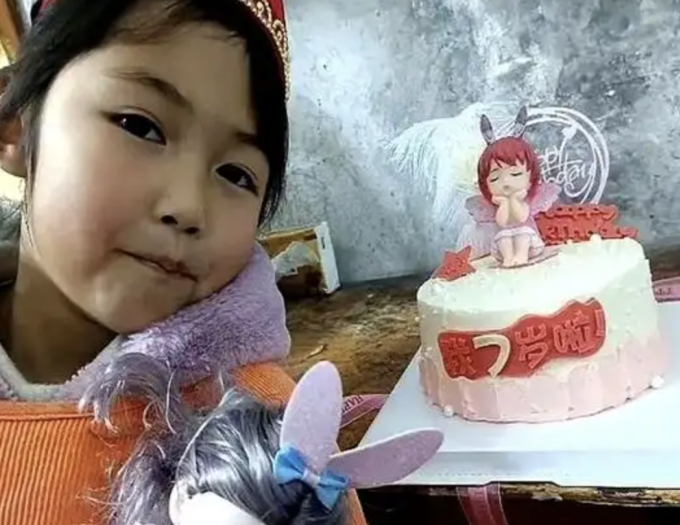 Cô bé  Zhang Xinlei, 10 tuổi, học sinh lớp 3. Ảnh: Mf-china