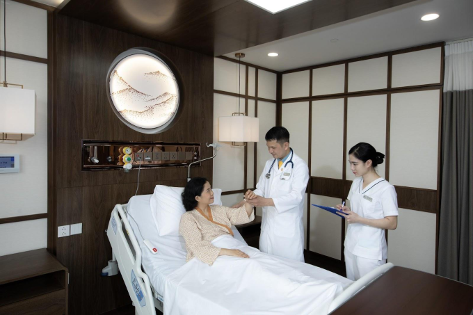 Người cao tuổi cần được chăm sóc toàn diện về sức khỏe thể chất và tinh thần. Ảnh: Ánh Dương