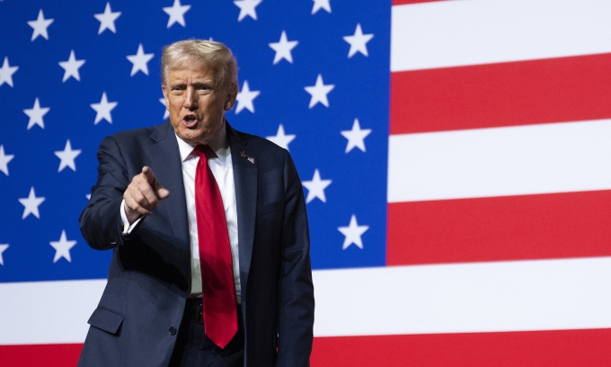 Tổng thống Trump phát biểu trong cuộc họp với các tướng lĩnh ngày 30/9. Ảnh: AFP