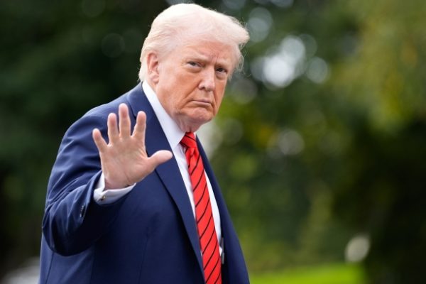 Ông Trump siết xuất khẩu phần mềm Mỹ sang Trung Quốc: Phân tích tác động